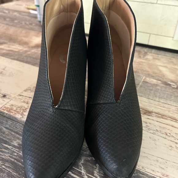 Ankle Boots - Picture 2 of 6